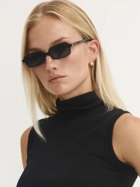 AUREUM Palma Sunglasses | Black  Rectangular Black Sunglasses